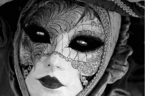 Roland Boyer, Masque aux yeux brillants